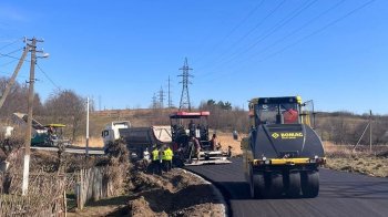 На Самбірщині ремонтують окрему ділянку автомобільної дороги