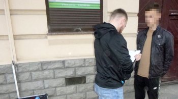 Видурював гроші на лікування родичів: у Львові суд призначив шахраю понад два роки увʼязнення