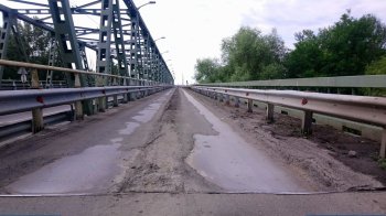 Через ремонт моста на Закарпатті змінили схему руху до міжнародного пункту пропуску