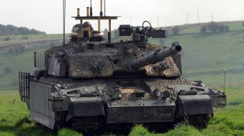 Затримки з формуванням танкових батальйонів для України: міністр оборони Великої Британії пояснив причину