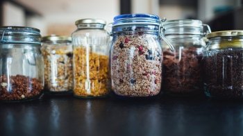 У Золочеві збирають продуктові набори для мешканців Херсона