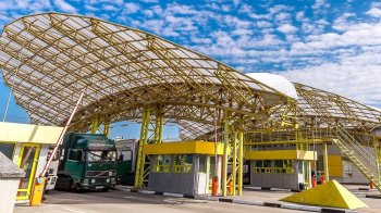 Далекобійникам в одному з пунктів пропуску спростили перетин кордону: як скористатися послугою