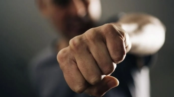 Побили та зв’язали заради 18 тисяч: на Львівщині піймали пару, яка напала на пенсіонера