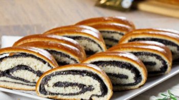 Смачно по-галицьки: завиванець з маком та ружою