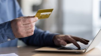 Хотів купити фуру онлайн: у Львові підприємець втратив 1,4 млн грн