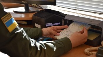 Іноземець намагався незаконно вивезти дитину з України