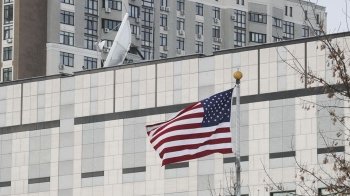 Посольство США закликає американців покинути Україну через загрозу ракетних ударів