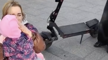 Підліток на електросамокаті збив дворічну дівчину в центрі Львова