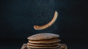 У Росії жінка їла млинці на швидкість: подавилася і померла