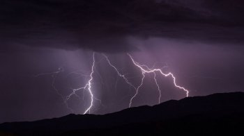 На Львівщині через негоду знеструмило 214 населених пунктів