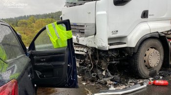 Є загиблий та постраждалі: рятувальники розповіли подробиці двох ДТП на Львівщині