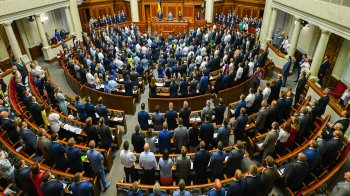 Яким політикам довіряють українці та які партії підтримують