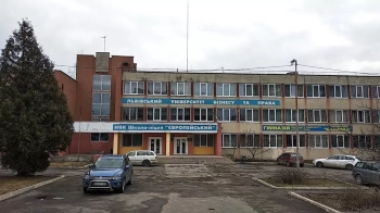 Суд зобов’язав приватну школу у Львові звільнити приміщення на користь комунального ліцею