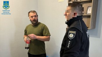 У Львові 41-річний шахрай робив фейкові військові посвідчення