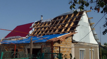 «Працювати доводилося у бронежилетах»: як комунальники Львівщини відновлювали підтоплені будівлі на Херсонщині