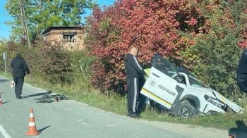 Поблизу Бібрки службове авто поліції потрапило у ДТП: постраждав підліток