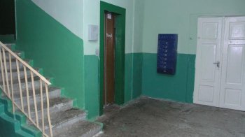 У Львові оштрафували чоловіка на 51 грн за справляння потреб у ліфті