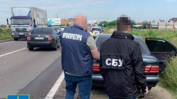 У Львові затримали злочинну групу, яка за 6 тис. доларів, помагала чоловікам втекти з України