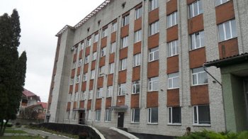 Директор Камʼянка-Бузької лікарні уник покарання за хабарництво