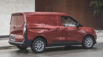 Ford Transit Courier для доставки: скільки вантажу вміщує?