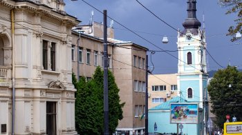 Потрощені машини, дахи та фасади: наслідки негоди на Львівщині