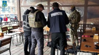 Закарпатець за 9,5 тис. доларів організував ухилянту зі Львова виїзд за кордон