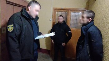 Львівську пару затримали під час спробиПара співмешканців у Львові торгувала метадоном