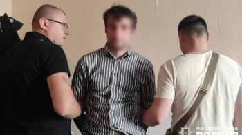 У Дніпрі затримали чоловіка, який бив жінок.