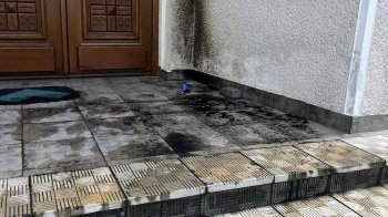 Запалила свічки: у Пустомитах жінка підпалила храм УГКЦ та ПЦУ