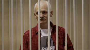 Нобелівського лауреата та білоруського правозахисника Олеся Білецького засудили до 10 років колонії