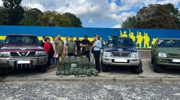 Ще 17 "автомобілів свободи": на передову зі Львівщини відправили партію автівок