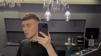 У Києві група хлопців напоює та ймовірно ґвалтує дівчат: здійнявся скандал, але фігурант каже, що ті «самі винні»