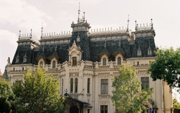 Поруч з Україною є “маленький Париж”: