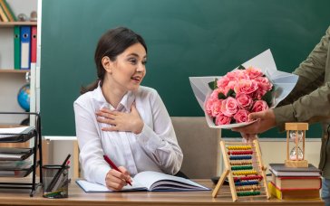 Що подарувати вчителю на День вчителя