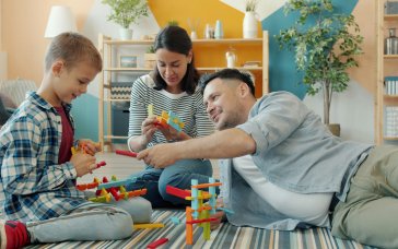 Чим зайняти дітей зимою вдома: ідеї, які врятують від нудьги