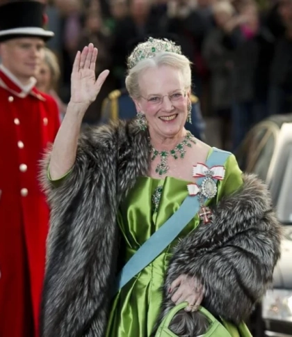 Королева Данії зреклася престолу на користь сина