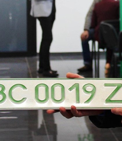 Сервісні центри МВС замінюватимуть автомобільні номерні знаки з літерами Z i V