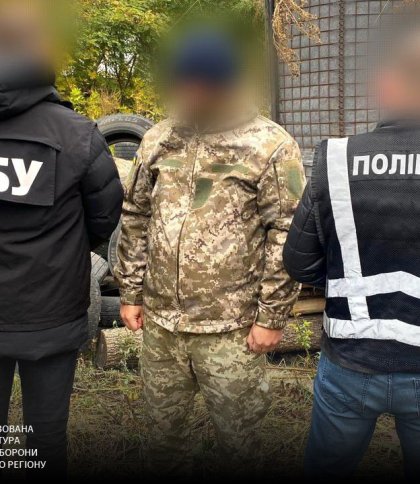 На Львівщині військовий посадовець вимагав 8 тис. доларів за бронь від мобілізації