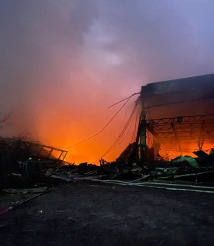 Зруйнована будівля фабрики M-TAC у Києві після ракетного удару росіян 2 січня 2024, фото M-TAC