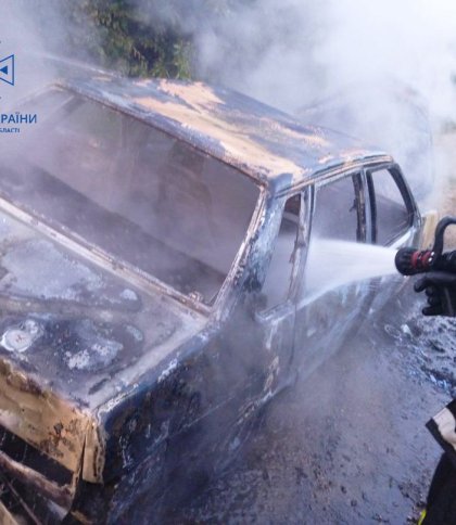 На Львівщині зранку згоріло авто