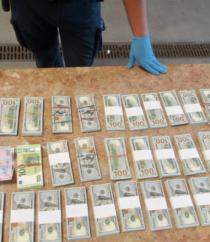 На кордоні зі Львівщиною затримали пасажирів з сотнями тисяч незадекларованих доларів та євро