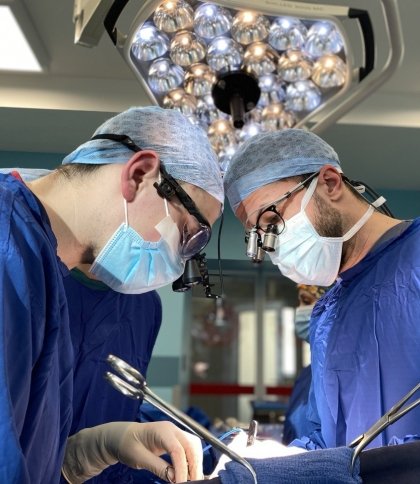 З часом розвинулася б серцева недостатність: львівські кардіохірурги прооперували серце однорічної дівчинки