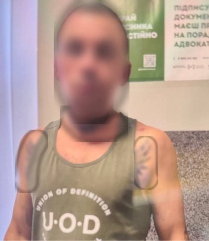31-річний чоловік вкрав телефон та погрожував розбити вітрину у магазині в центрі Львова