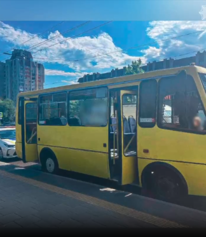 Порушив ПДР у центрі Львова: водія маршрутки розшукали завдяки відео з соцмереж