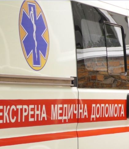 На Львівщині диспетчерка «швидкої» допомогла врятувати життя пацієнта телефоном