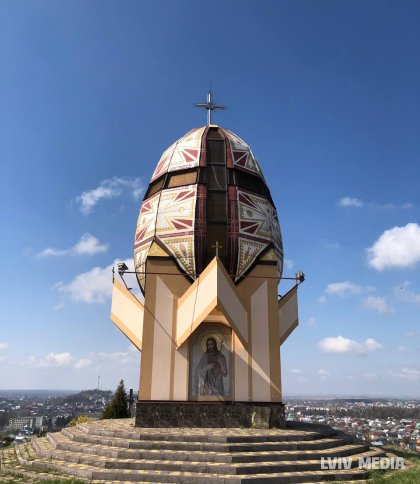 Особливе місце для великодніх свят: у Миколаєві на горі розташована унікальна капличка
