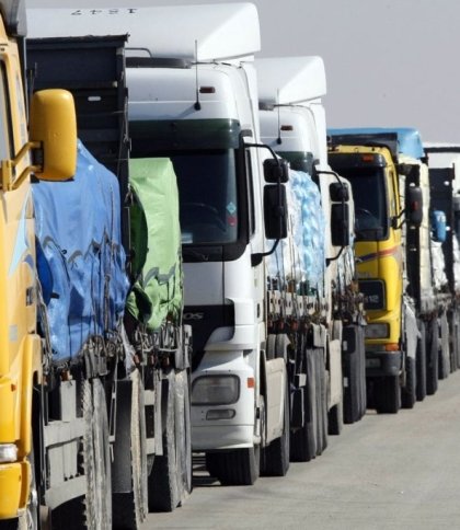 Черги із вантажівок на кордоні скоротять: Україна та Польща досягли попередніх домовленостей