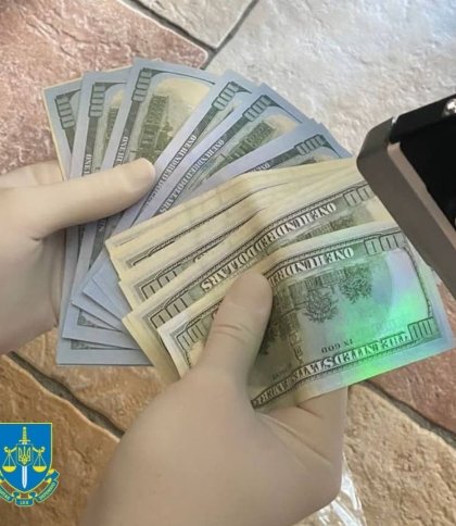 На Львівщині затримали експоліцейського, який за тисячі доларів відправляв за кордон потенційних призовників