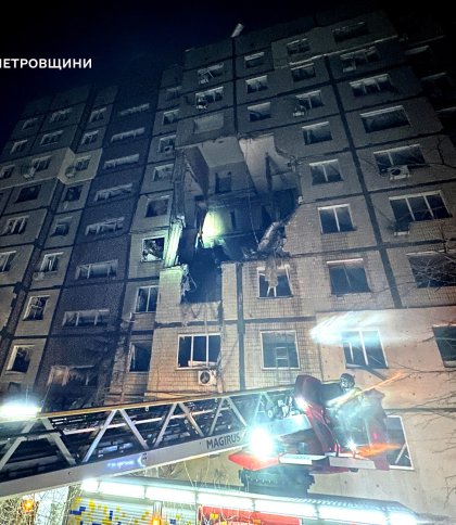 Одна людина загинула і десятки постраждалих внаслідок нічної ракетно-дронової атаки ворога по Україні