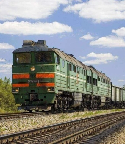 У Самборі вантажний потяг наїхав на 45-річну львів’янку, яка сиділа на рейсах